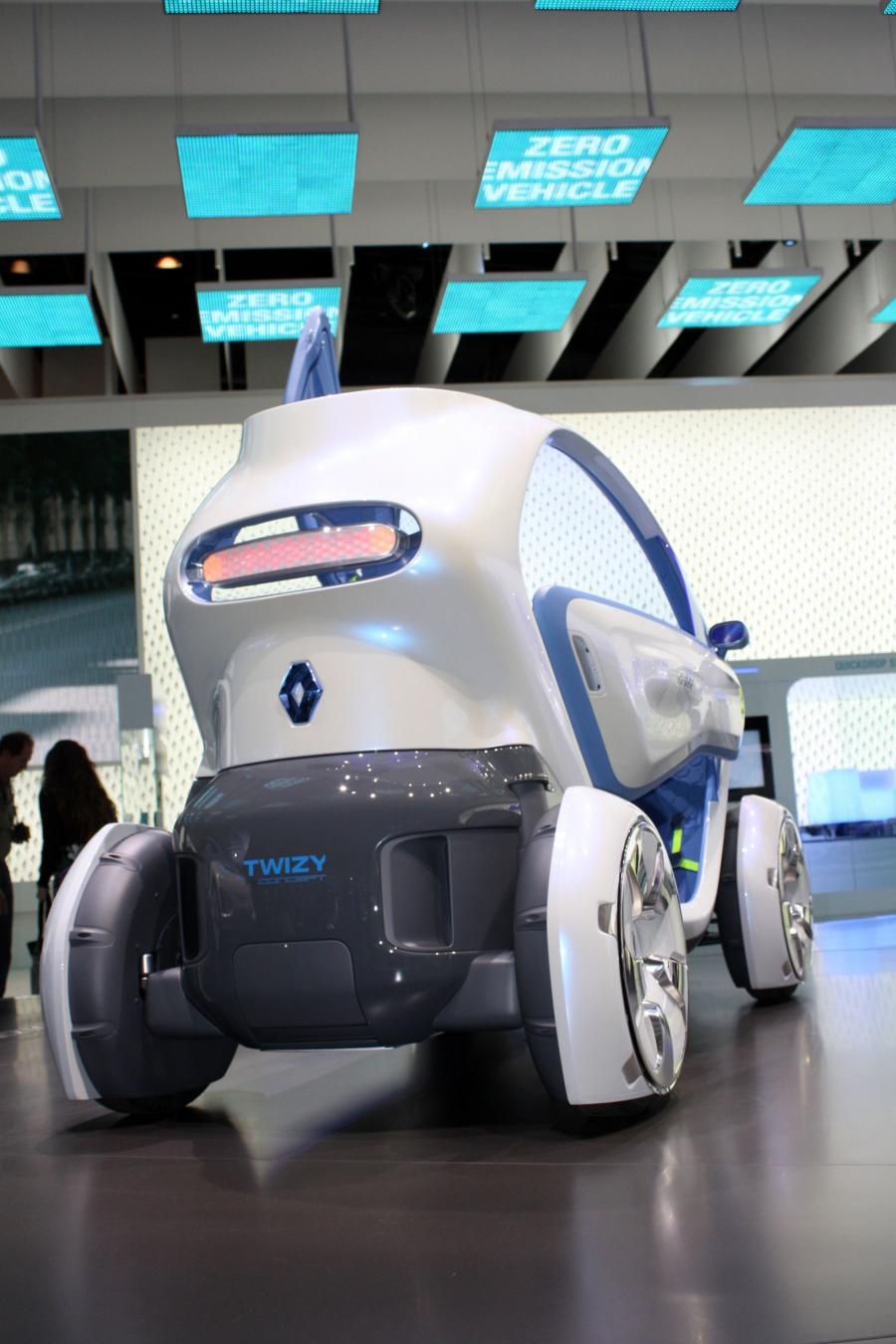  Renault Twizy Z.E. Concept 2009 года  (фото 9 из 41)